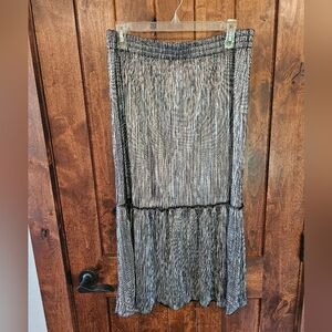 Time and Tru - Silver Metallic Plisse Midi Skirt - Medium